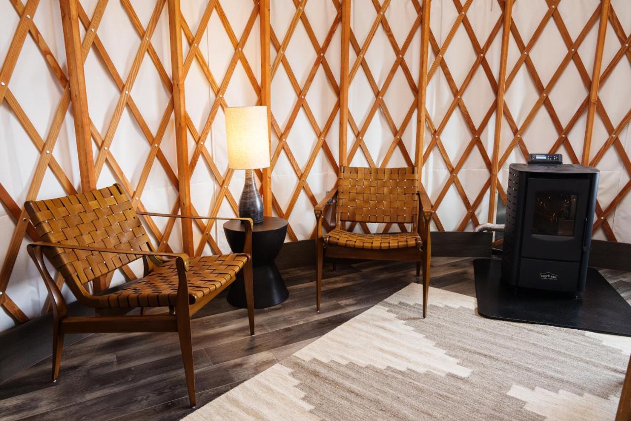 Frontier Drive Inn سنتر المظهر الخارجي الصورة