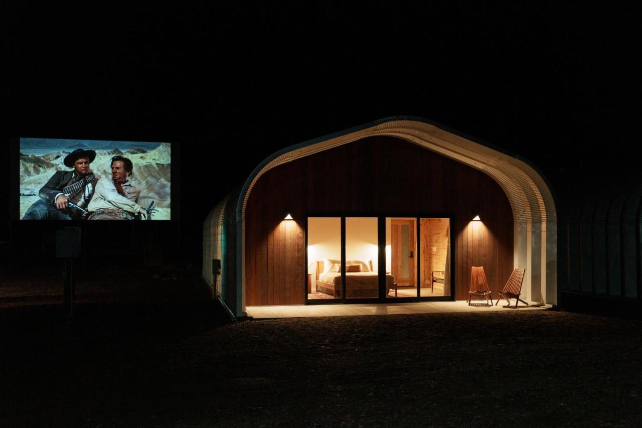 Frontier Drive Inn سنتر المظهر الخارجي الصورة